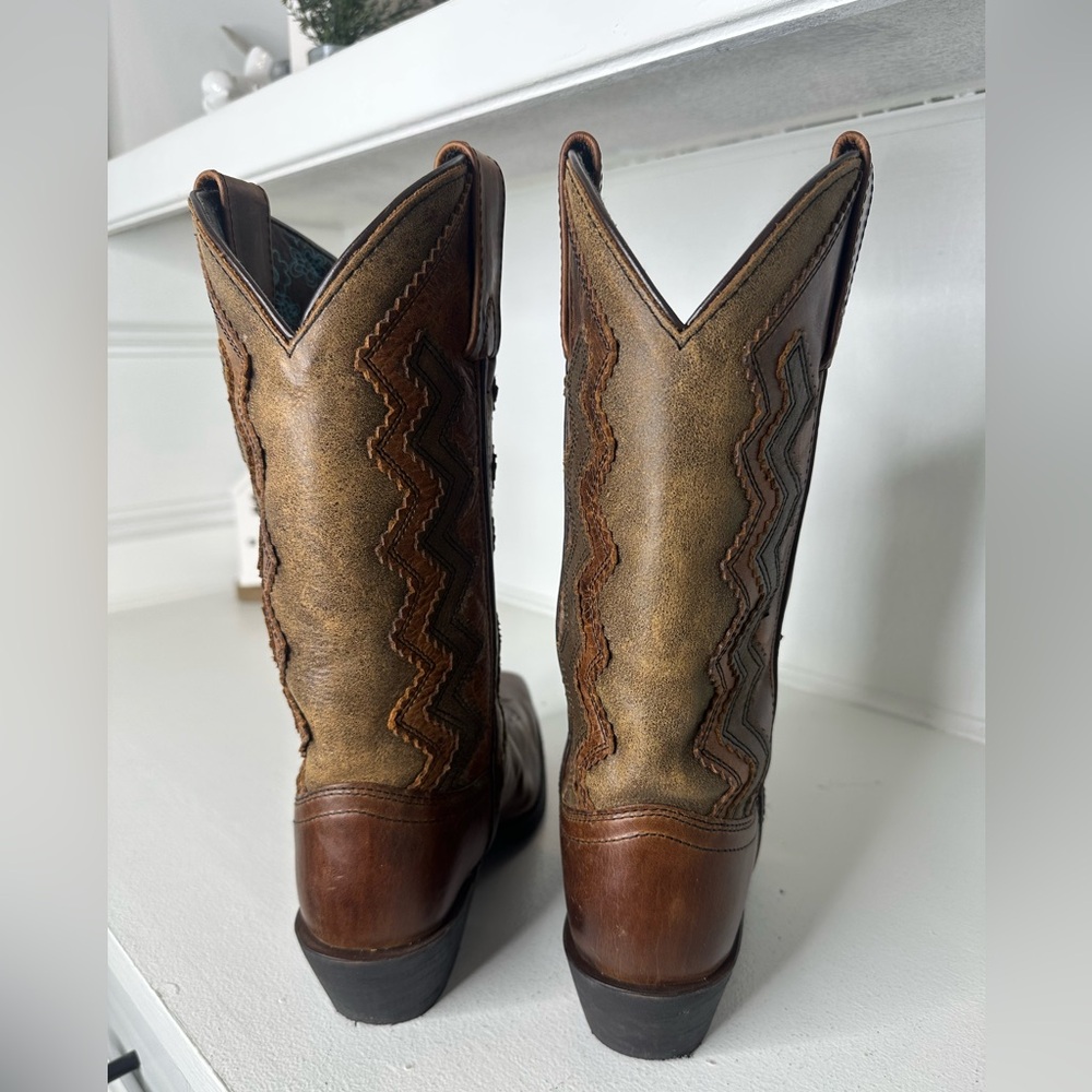 **SOLD**Laredo Women’s 7.5M Western Cowboy Boots Distressed Brown Zig-Zag - Picture 6 of 9